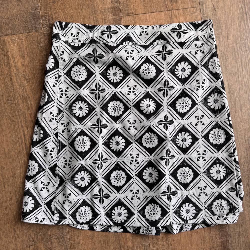 RipSkirt Hawaii Length‎ 2 Small Fijian Tapa Wrap Skirt Black White Geometric